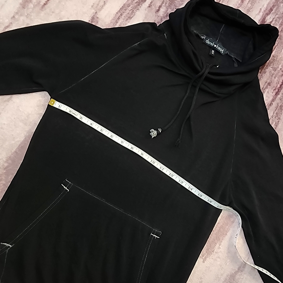 Derek Heart Classic Black Hoodie - Picture 4 of 10